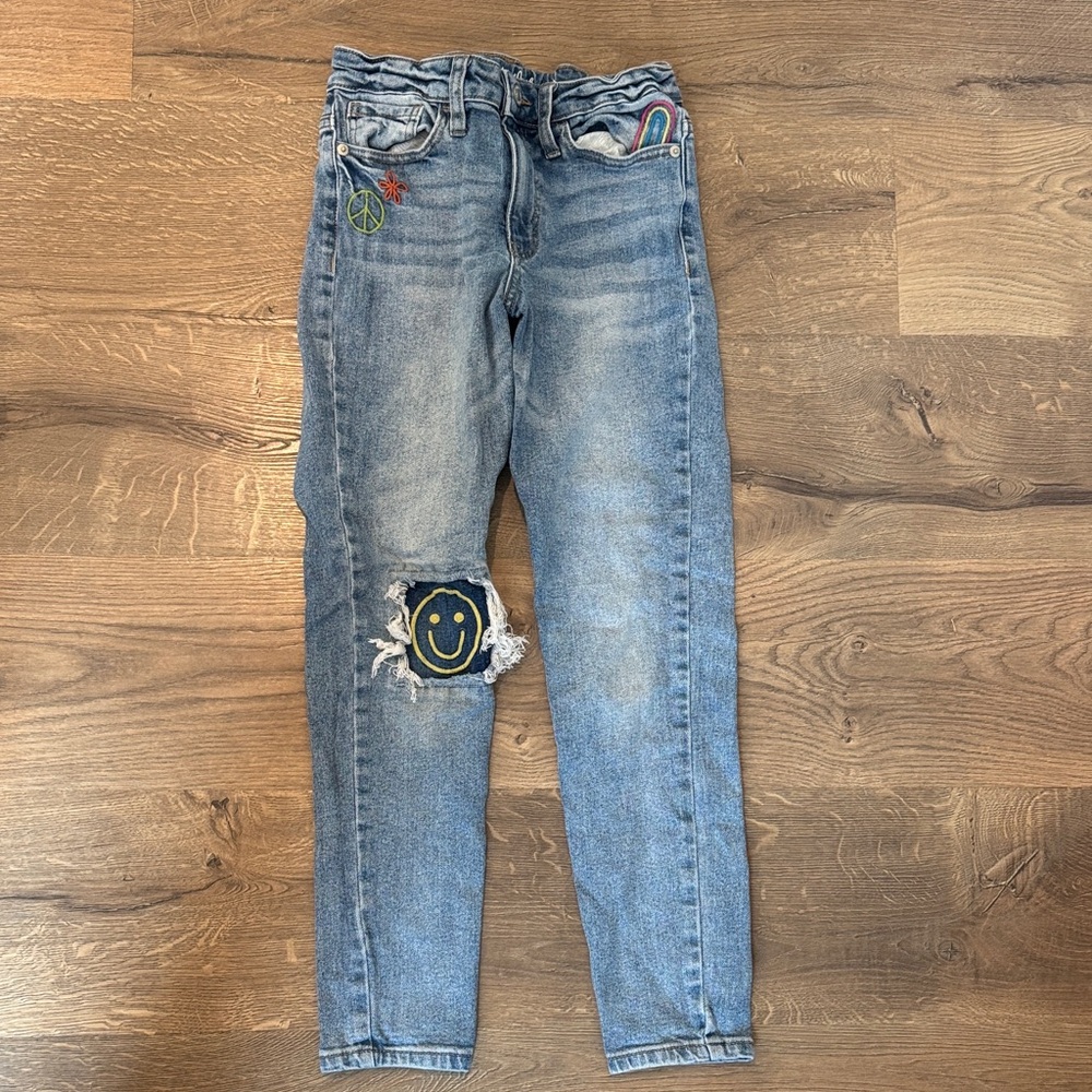 Cat & Jack Light Blue Cropped Jeans with Patch
